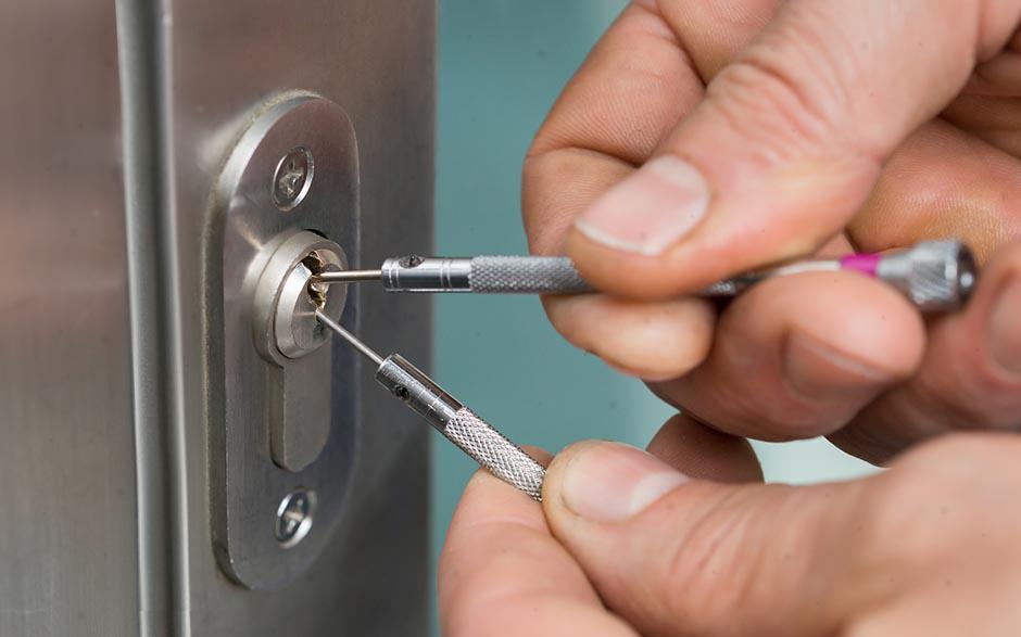 soigneux serrurier ouverture de porte Saint-Denis